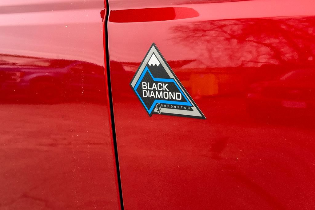 Certified 2024 Ford Bronco Black Diamond w/ Sasquatch Package image 12