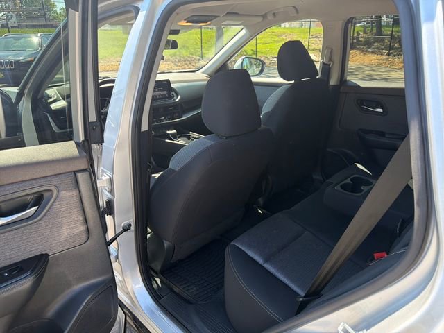 Used 2023 Nissan Rogue SV AWD/4WD image 16