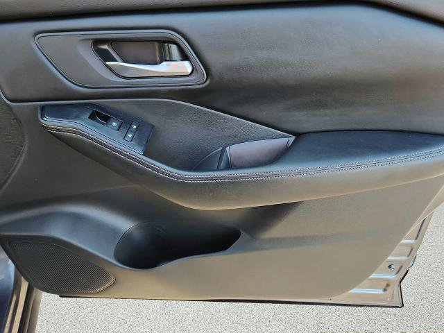Used 2025 Nissan Rogue SV FWD image 23