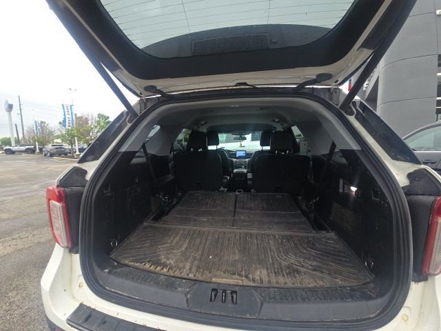 Certified 2021 Ford Explorer XLT w/ Equipment Group 202A AWD/4WD image 7