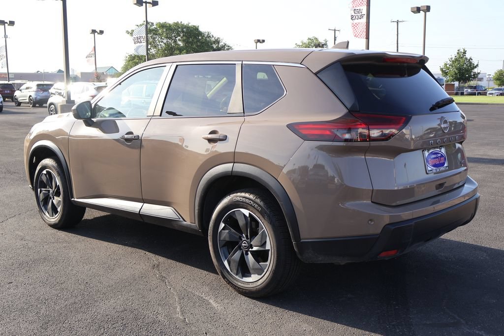 Used 2025 Nissan Rogue SV AWD/4WD image 16