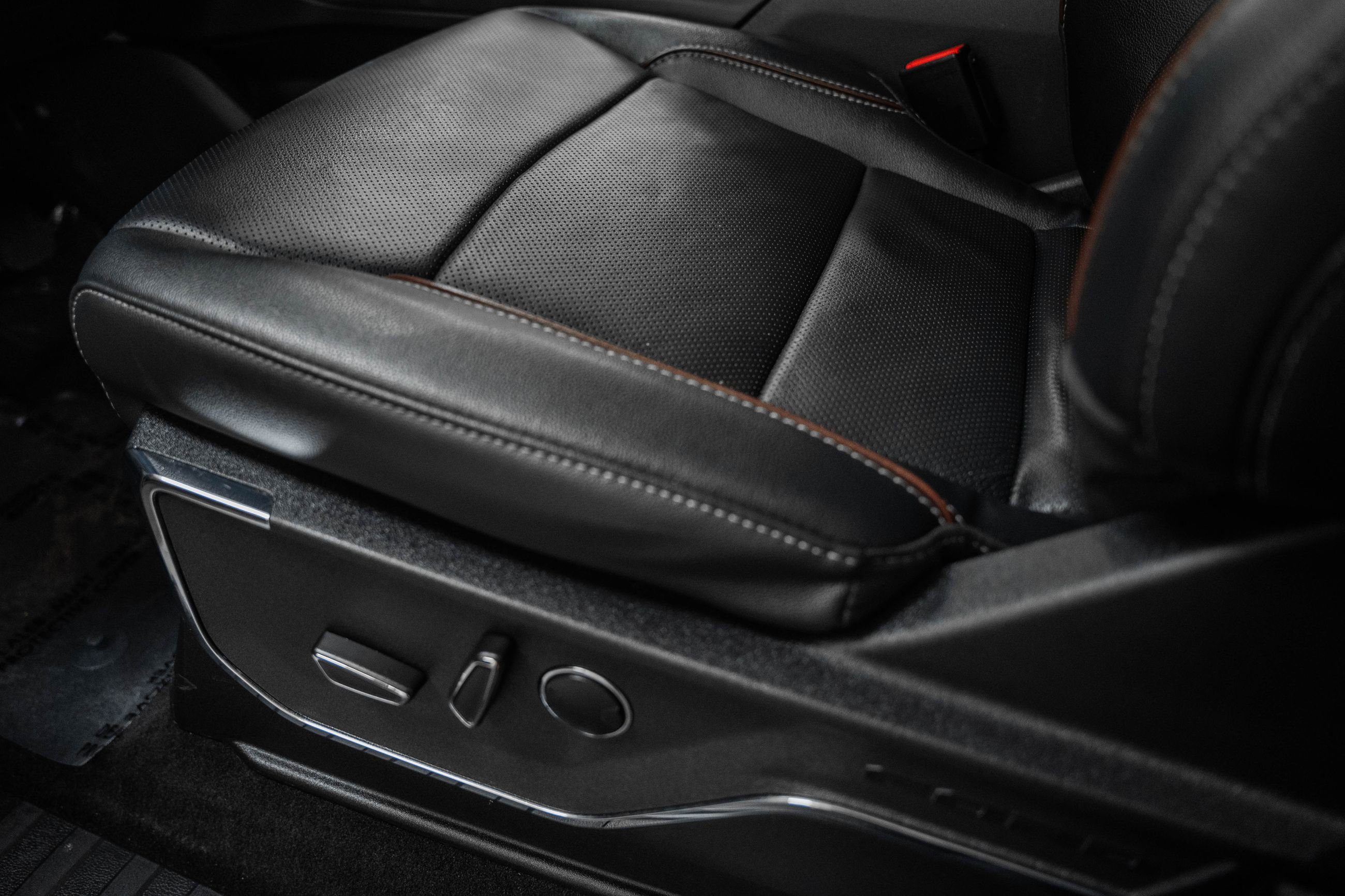 Certified 2023 Ford F150 Lariat w/ Equipment Group 502A High image 44