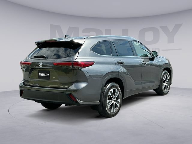 Used 2021 Toyota Highlander XLE AWD/4WD image 5