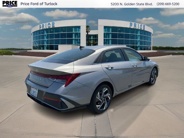 Used 2024 Hyundai Elantra SEL w/ Convenience Package FWD image 5