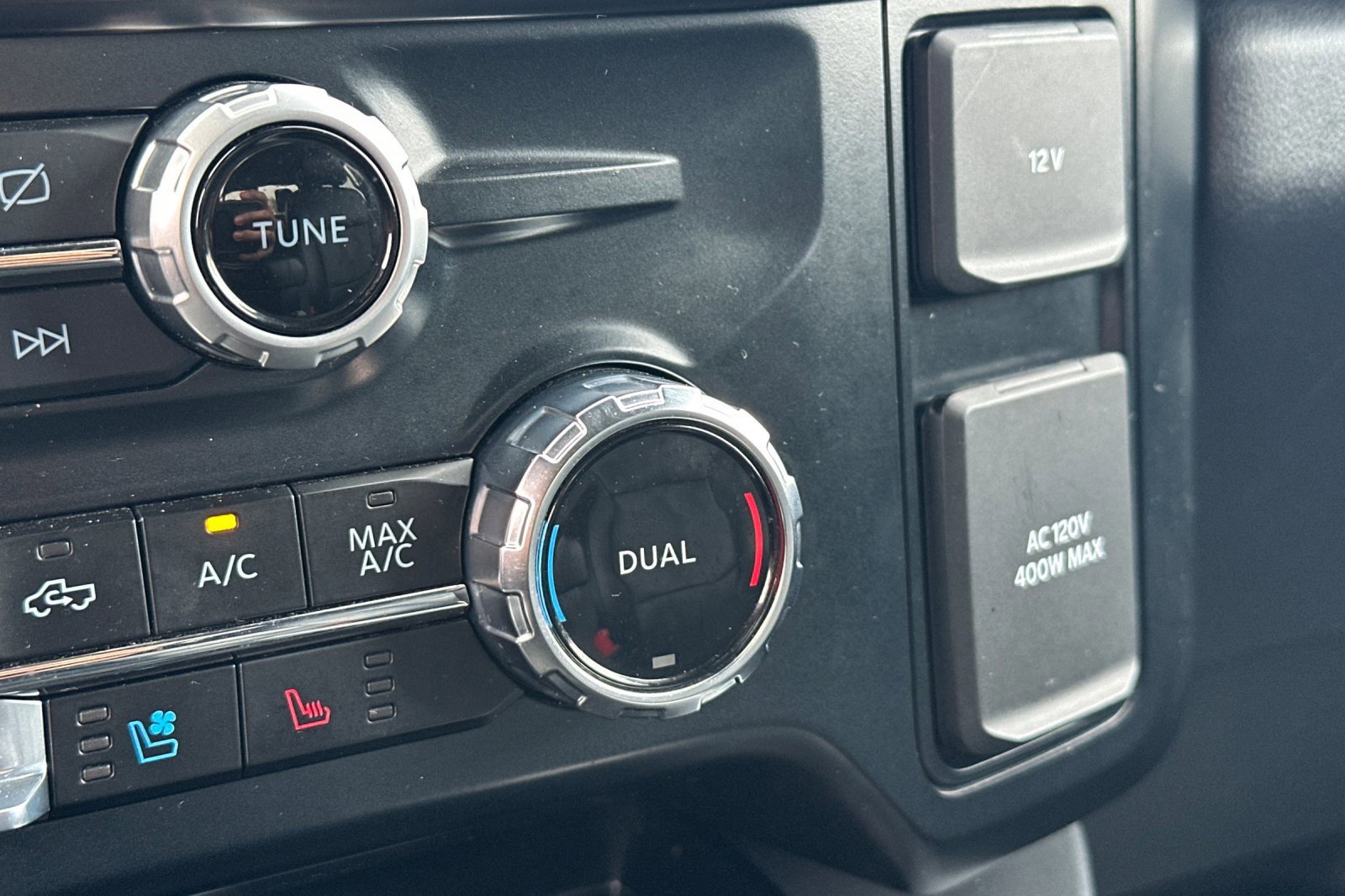 Certified 2023 Ford F250 Lariat w/ FX4 Off-Road Package image 29