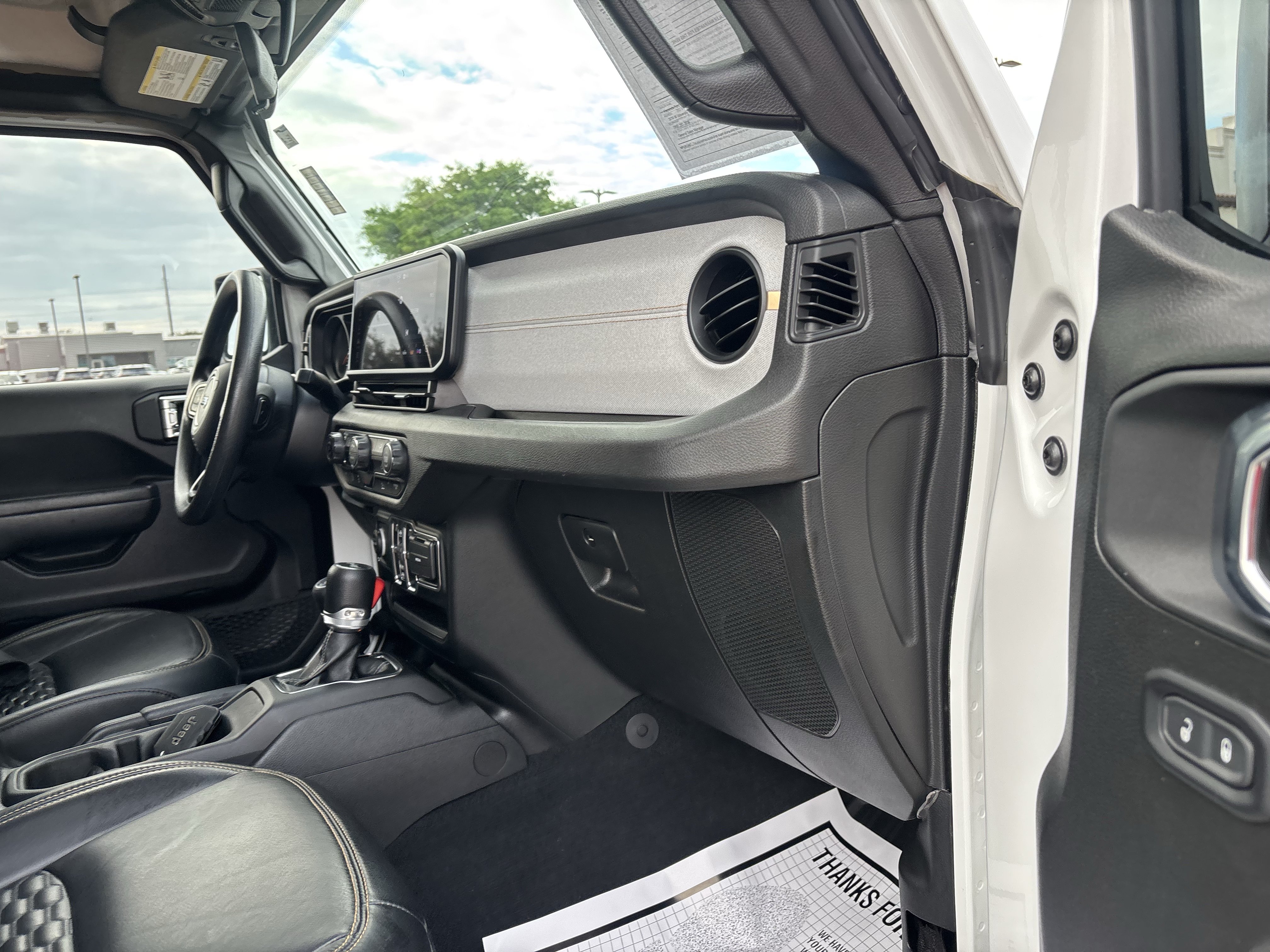 Used 2025 Jeep Wrangler Unlimited Sport AWD/4WD image 25