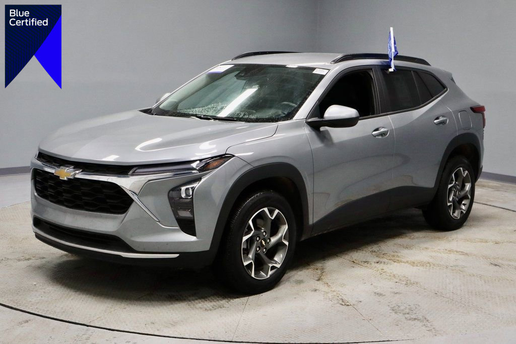 Used 2025 Chevrolet Trax LT w/ Driver Confidence Package