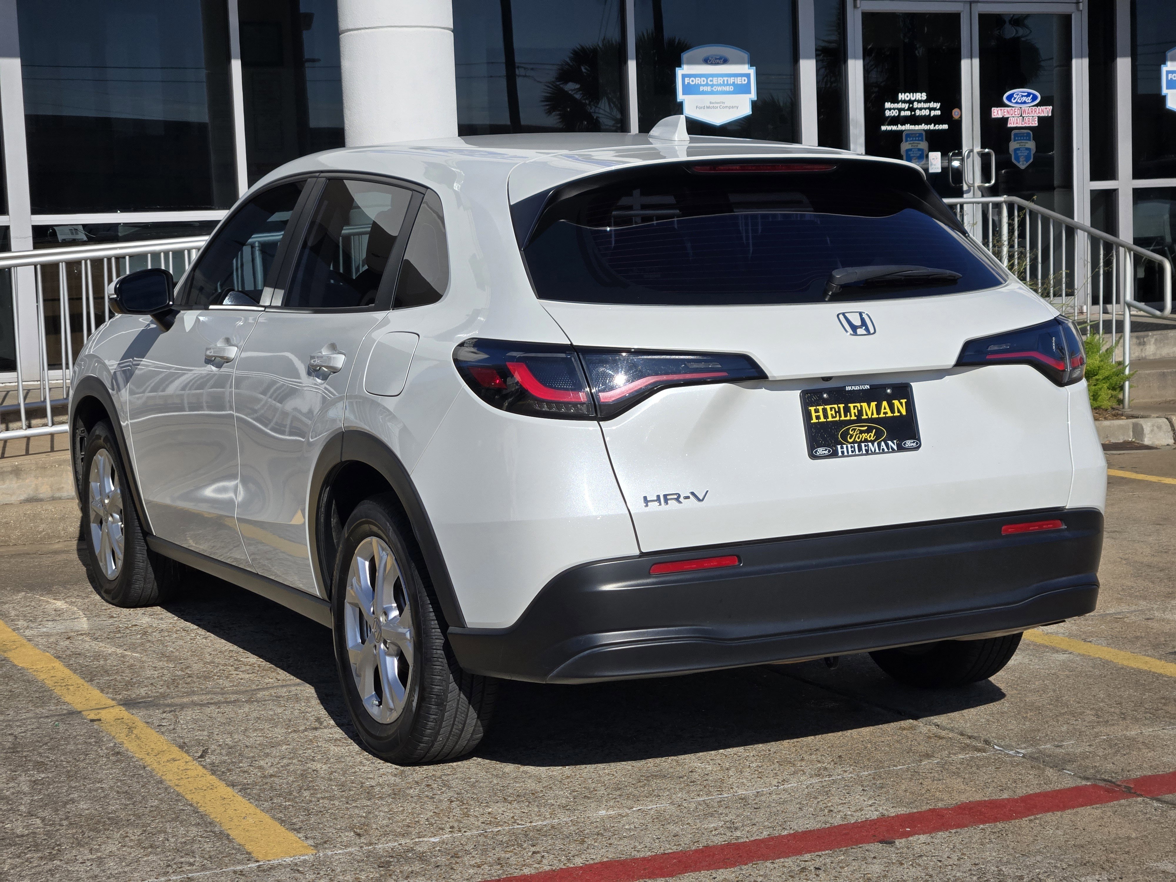 Used 2023 Honda HR-V LX image 2