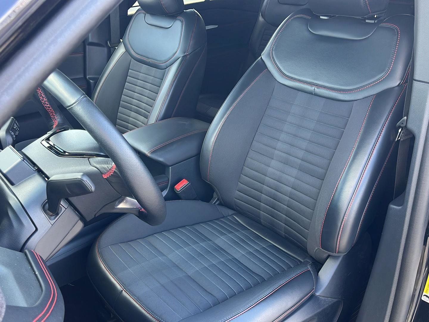 Certified 2025 Ford Explorer ST-Line w/ ST-Line Street Pack image 11