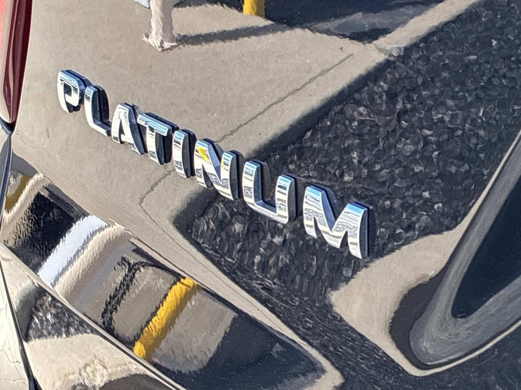 Certified 2018 Ford Explorer Platinum image 12