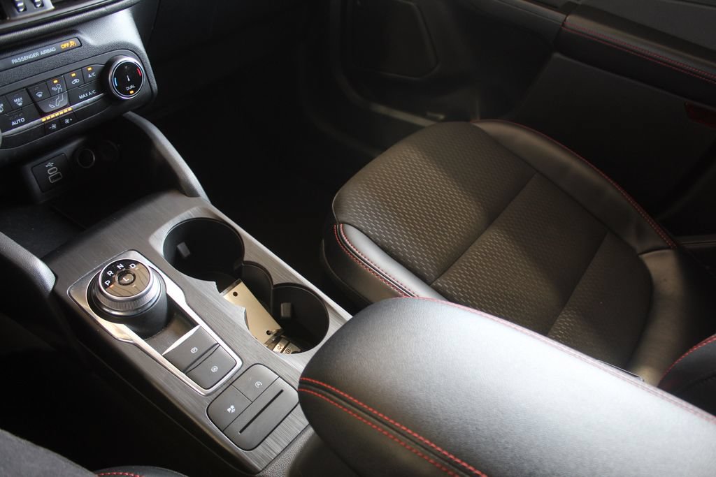 Certified 2025 Ford Escape ST-Line AWD/4WD image 23