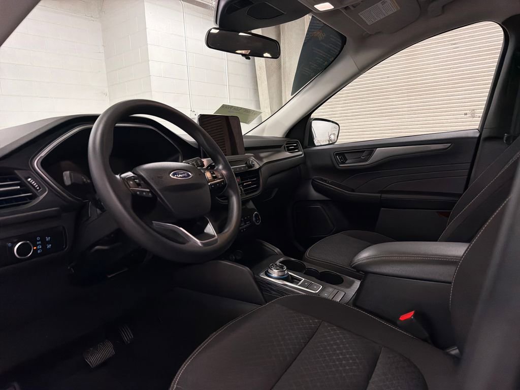 Certified 2025 Ford Escape Active FWD image 7
