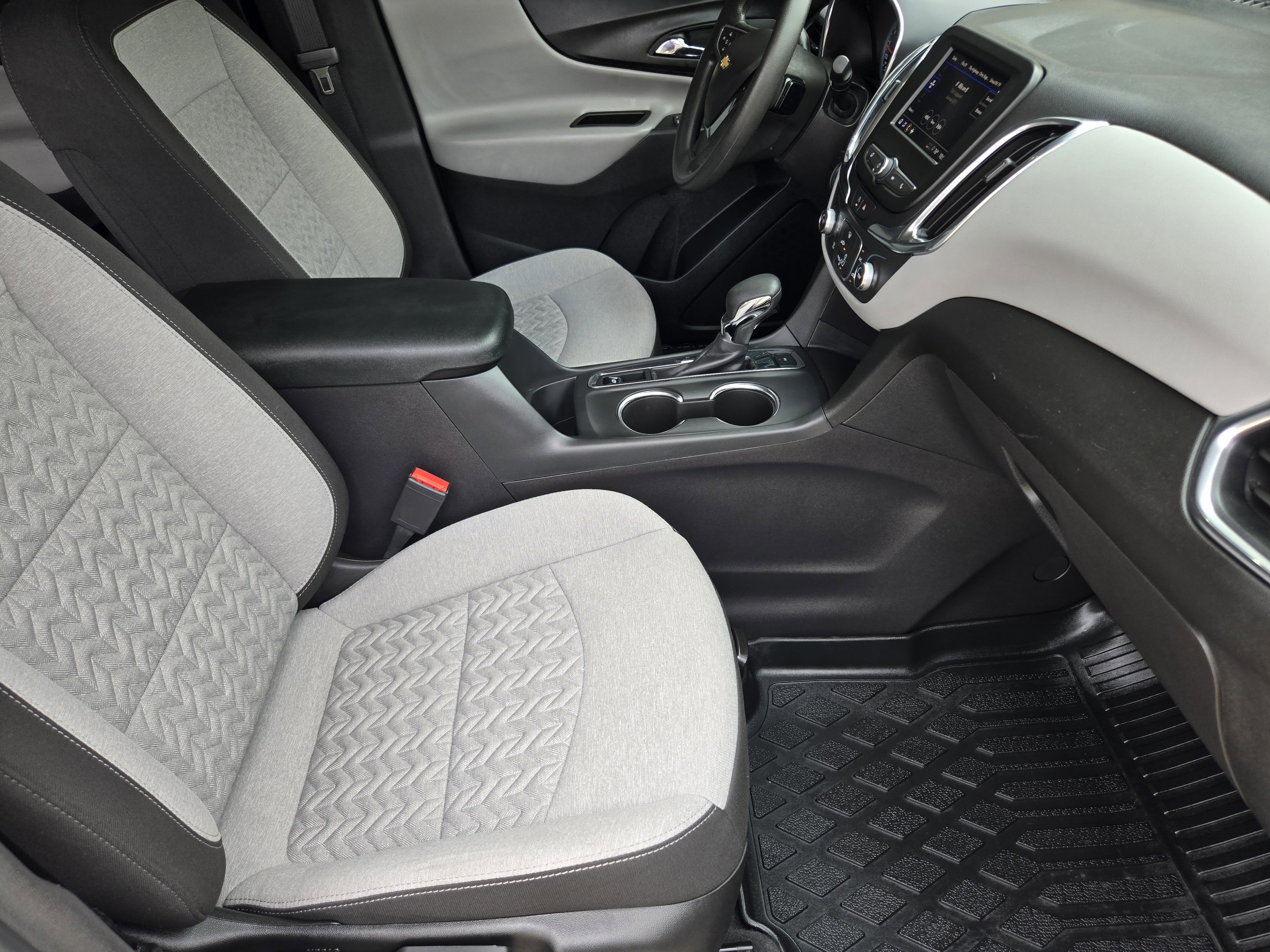 Used 2024 Chevrolet Equinox LS w/ Midnight Edition image 10