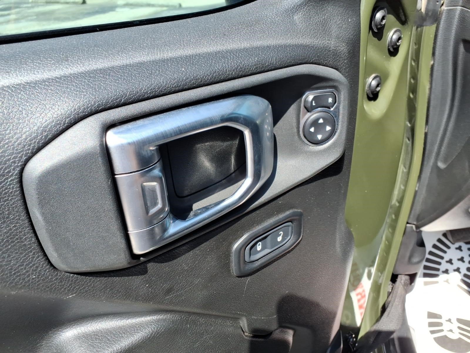 Used 2023 Jeep Gladiator Sport AWD/4WD image 14