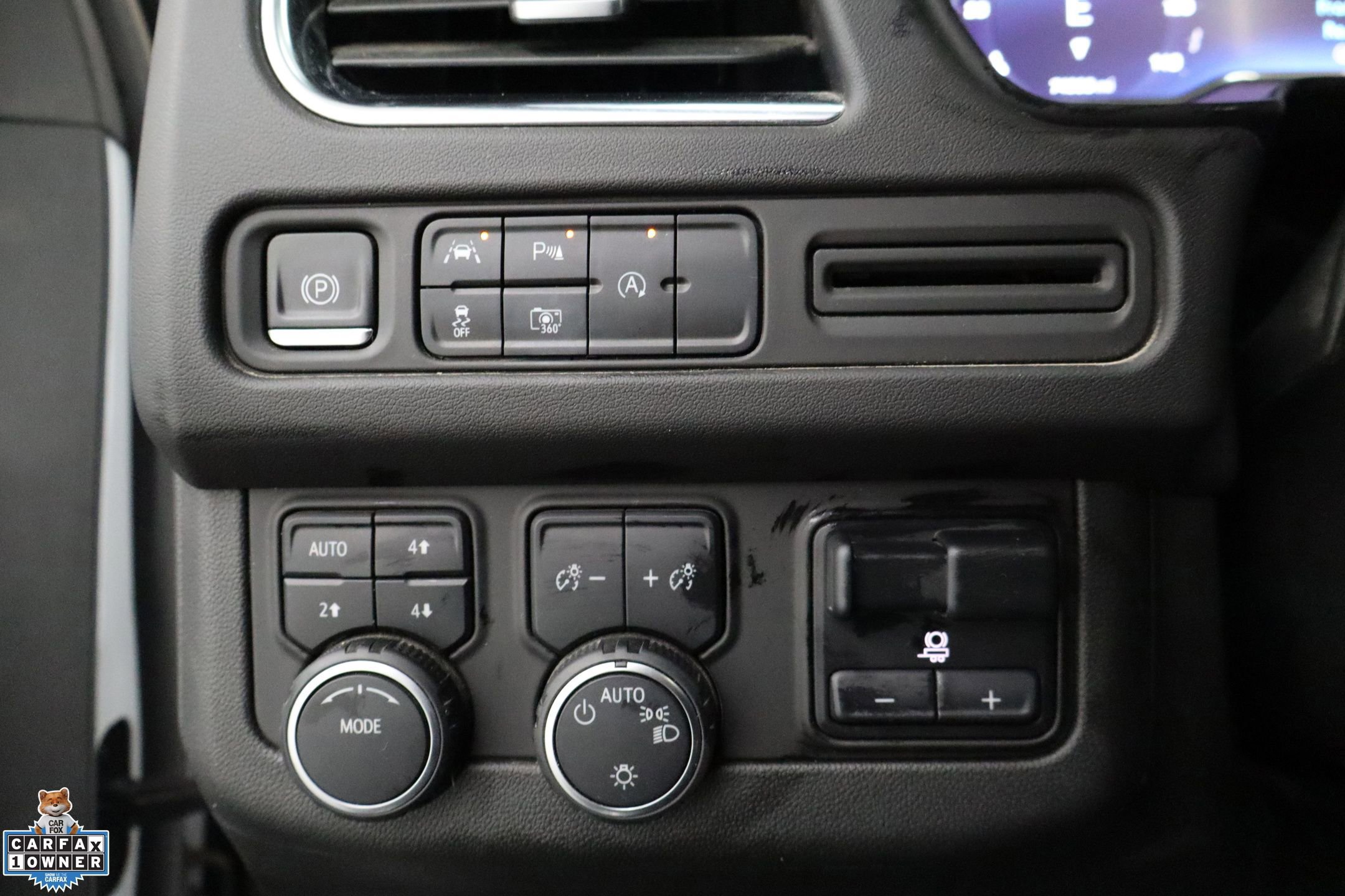 Used 2023 Chevrolet Suburban RST w/ Luxury Package image 13