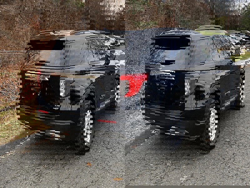 Certified 2023 Ford Explorer XLT w/ Equipment Group 202A image 5