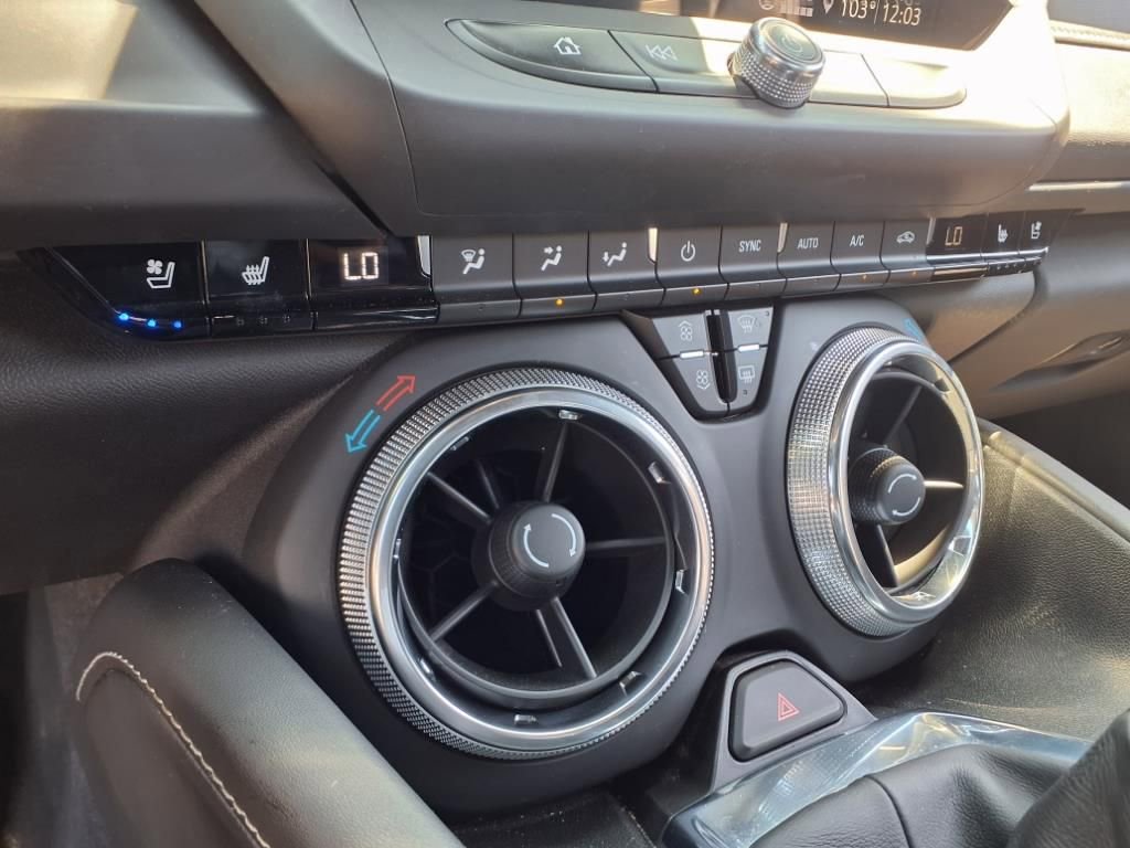 Used 2021 Chevrolet Camaro LT image 15