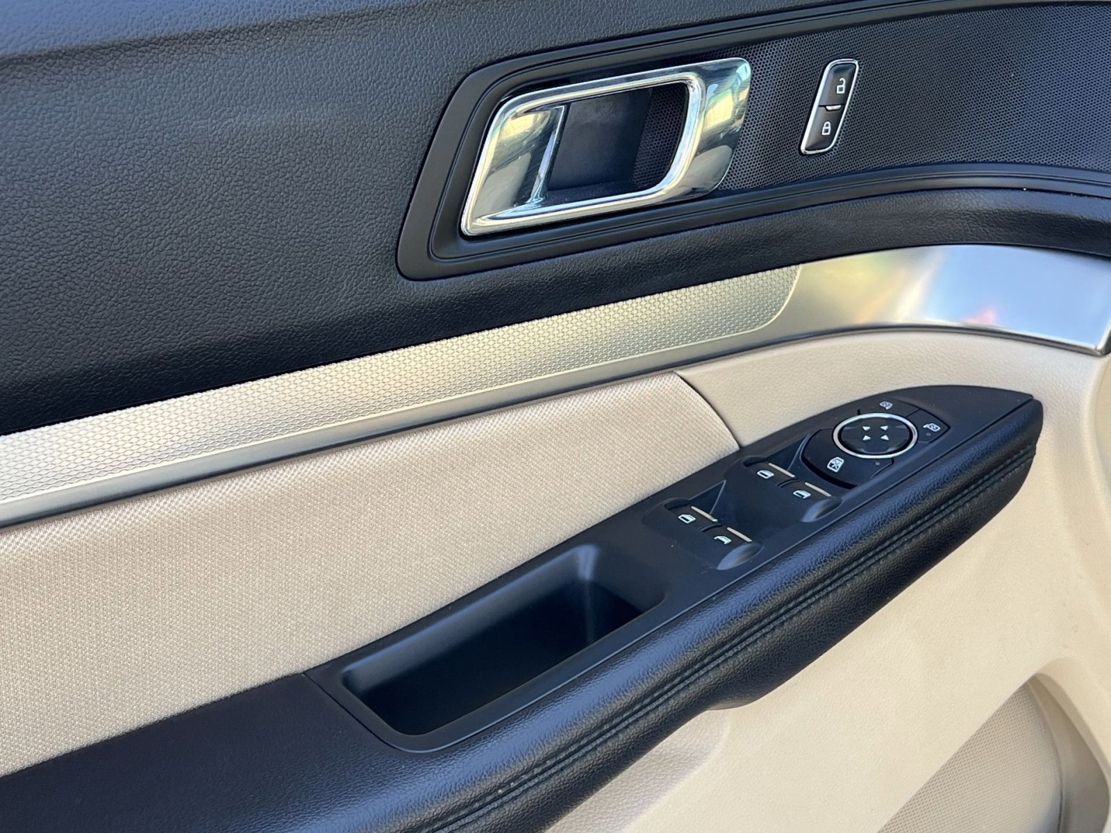 Certified 2017 Ford Explorer 4WD image 21