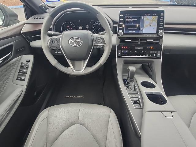 Used 2020 Toyota Avalon Limited image 6