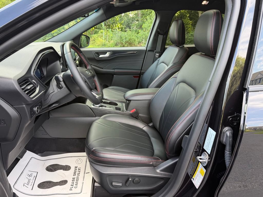 Certified 2026 Ford Escape ST-Line Elite w/ Premium Technology Package AWD/4WD image 12