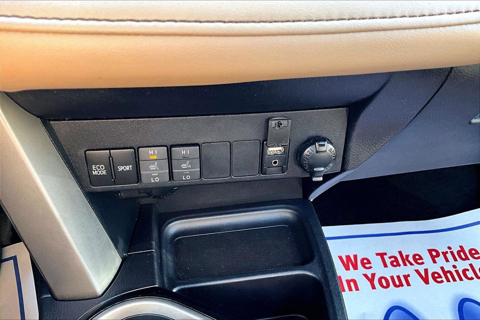 Used 2018 Toyota RAV4 Limited image 24