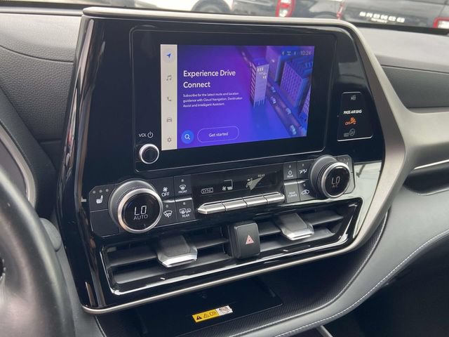 Used 2023 Toyota Highlander XLE AWD/4WD image 25