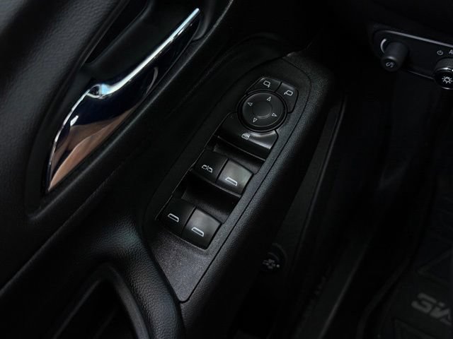 Used 2020 Chevrolet Equinox LT w/ Driver Convenience Package FWD image 24