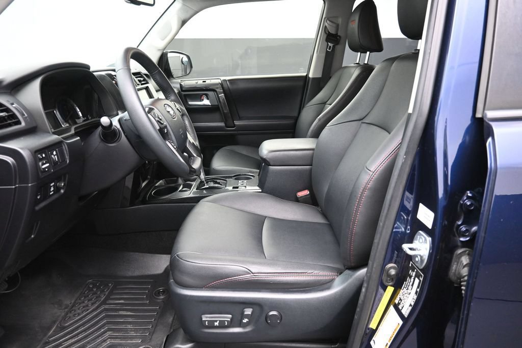 Used 2019 Toyota 4Runner TRD Off-Road Premium AWD/4WD image 21