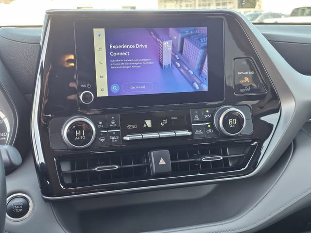 Used 2024 Toyota Highlander LE image 9