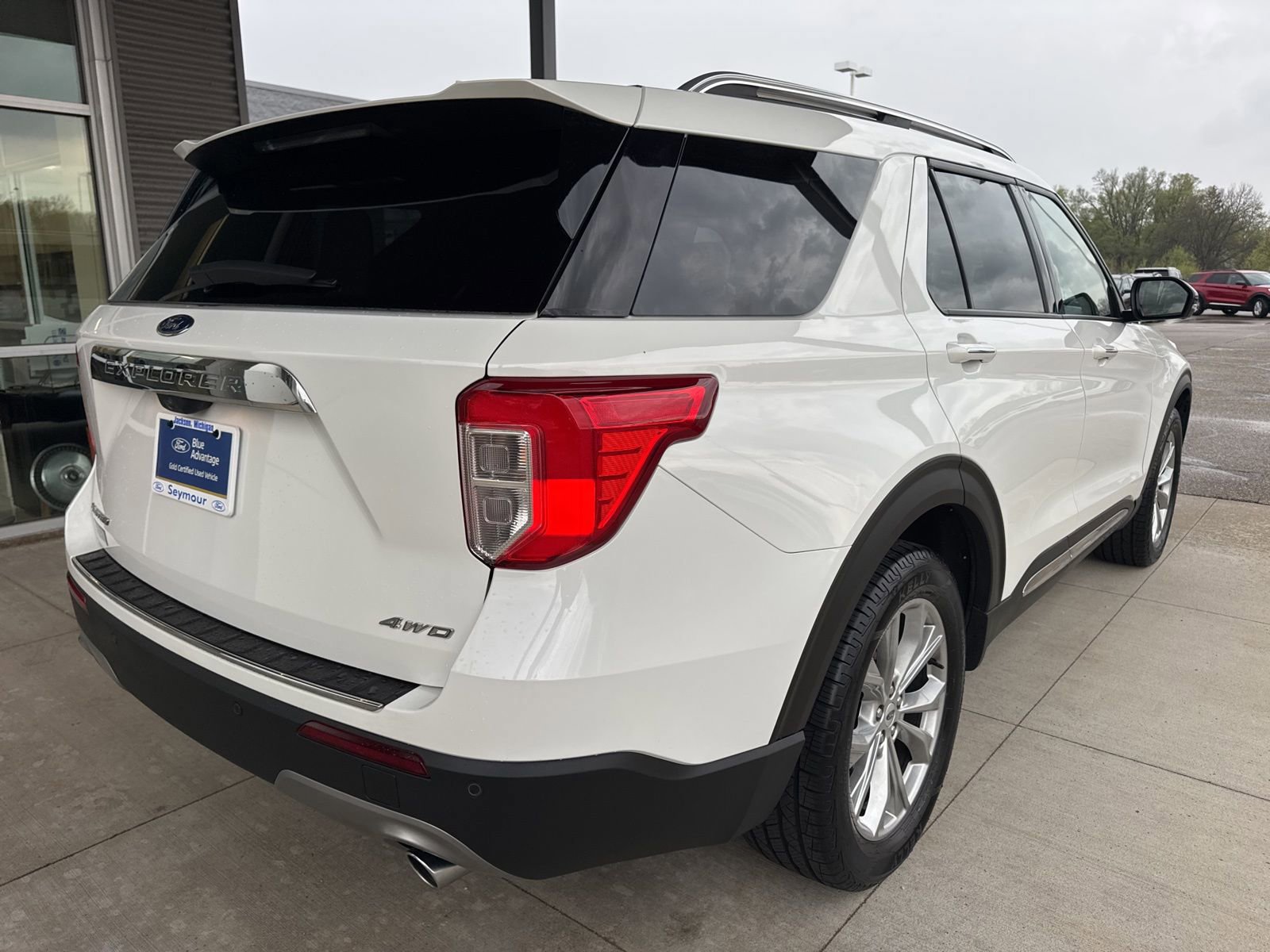 Certified 2023 Ford Explorer Limited w/ Limited Technology Package AWD/4WD image 5