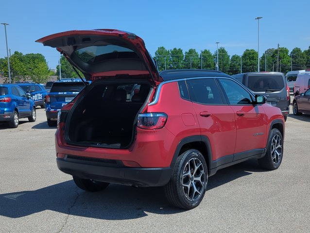 Used 2025 Jeep Compass Limited AWD/4WD image 5