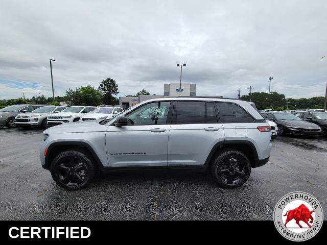 Used 2023 Jeep Grand Cherokee Limited w/ Luxury Tech Group II RWD image 2