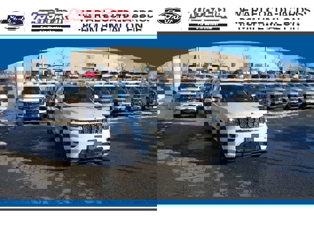 Used 2017 Jeep Grand Cherokee Altitude image 1