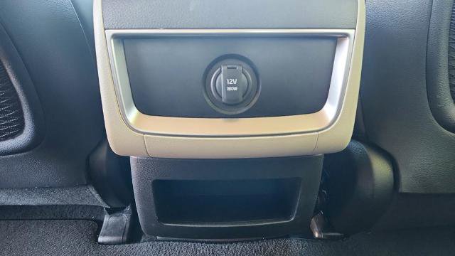 Used 2024 Kia Carnival LX image 27