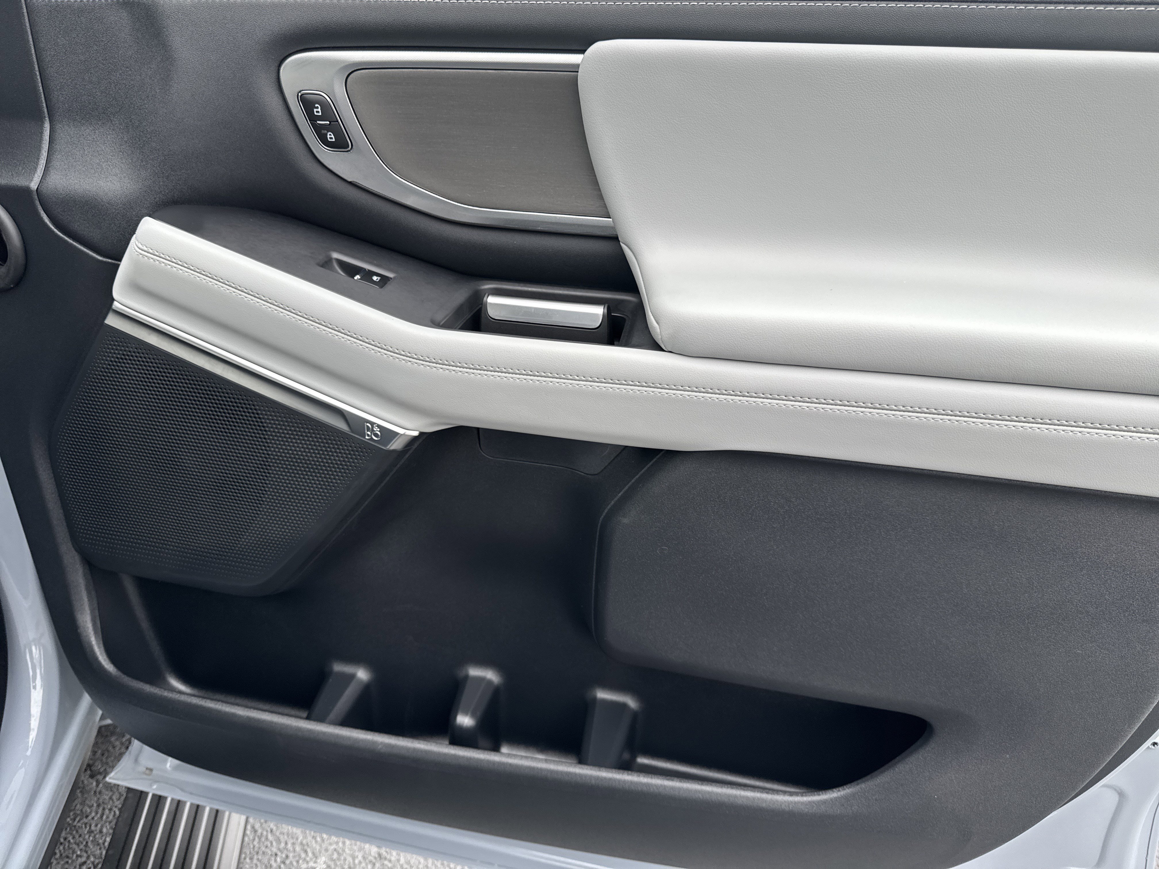 Certified 2025 Ford Expedition Max Platinum w/ Driver's Package image 14