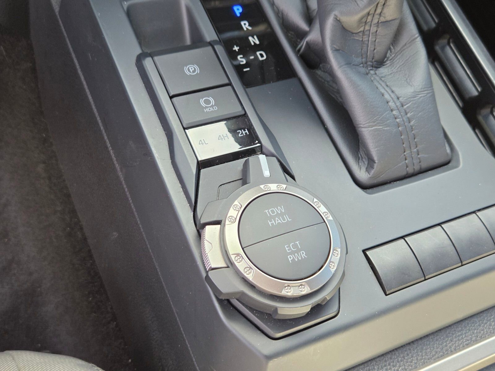 Used 2025 Toyota Tacoma SR5 AWD/4WD image 24
