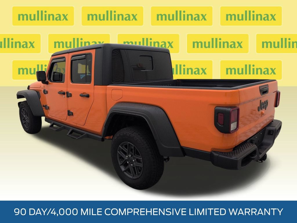 Used 2025 Jeep Gladiator Sport AWD/4WD image 9