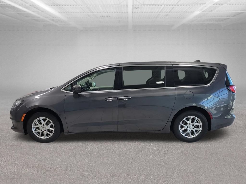 Used 2023 Chrysler Voyager LX FWD image 11