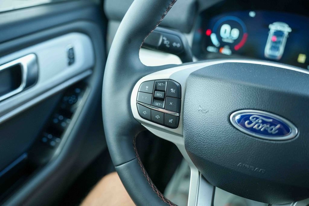 Certified 2026 Ford Explorer Active AWD/4WD image 33