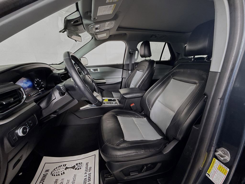 Certified 2022 Ford Explorer XLT w/ Equipment Group 202A image 21