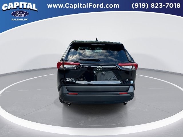 Used 2025 Toyota RAV4 LE AWD/4WD image 7
