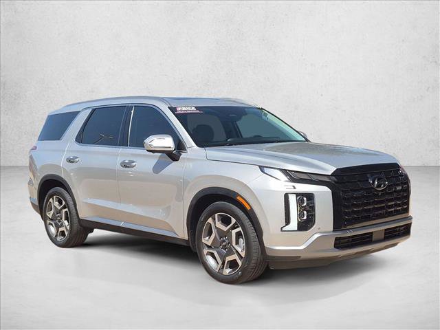 Used 2025 Hyundai Palisade SEL FWD image 3