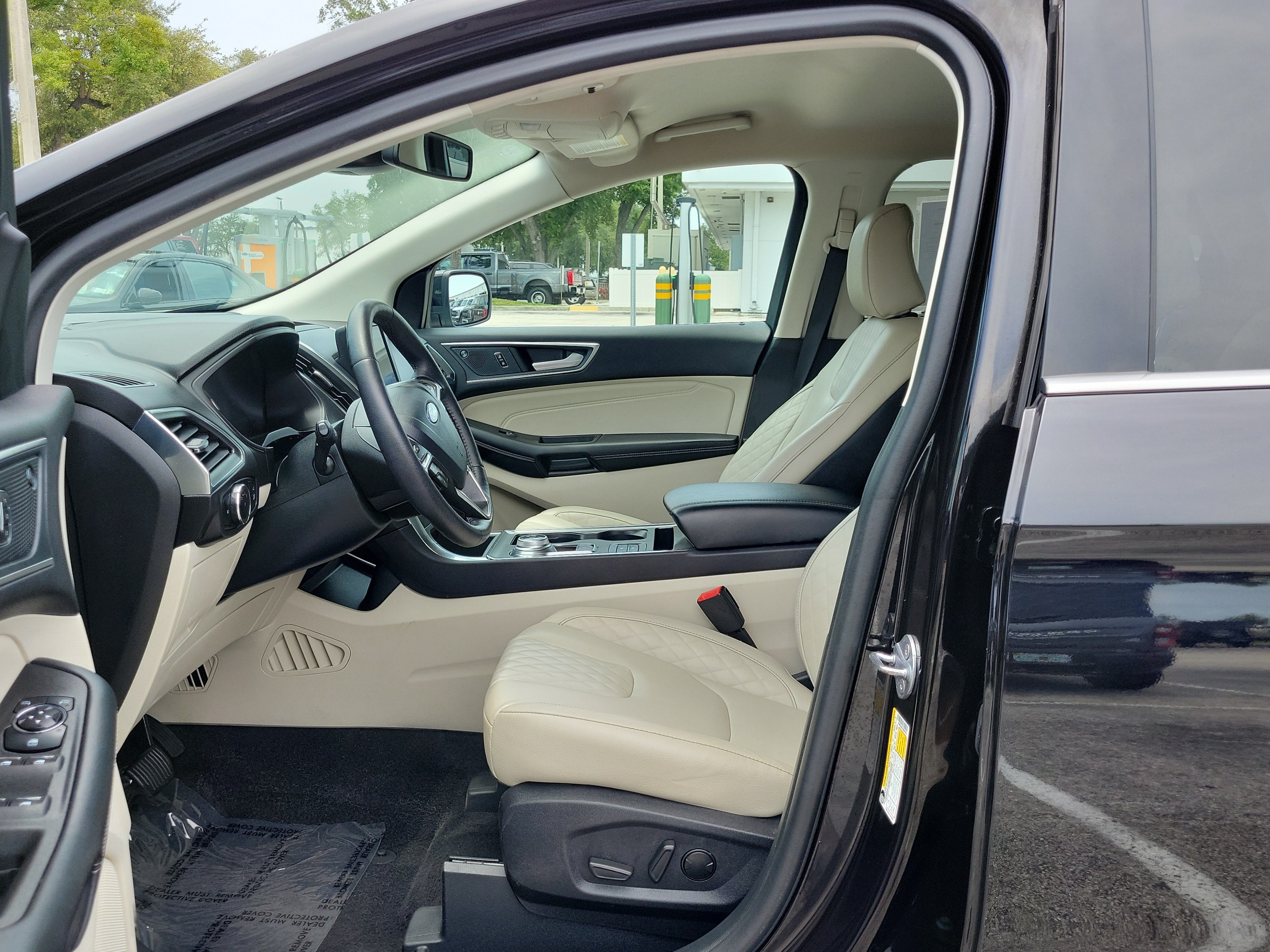 Certified 2024 Ford Edge Titanium AWD/4WD image 21