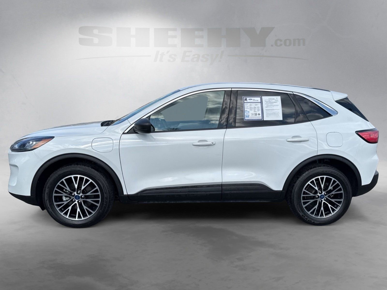 Certified 2022 Ford Escape SE image 2