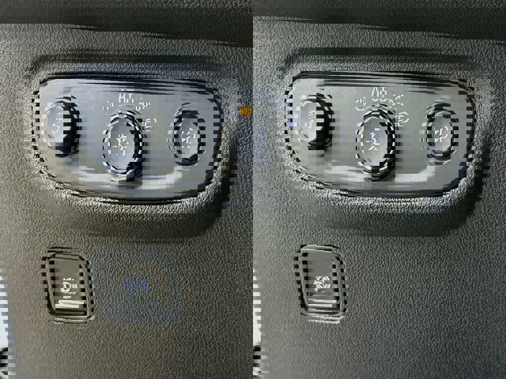 Used 2023 GMC Terrain SLT image 26