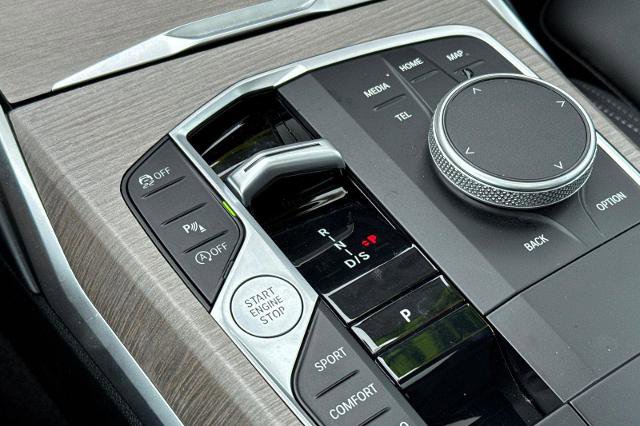 Used 2025 BMW 330i Sedan image 17