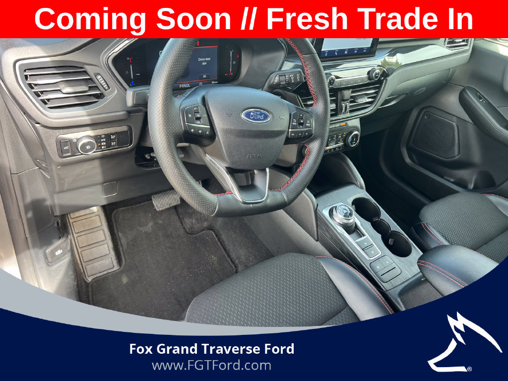 Certified 2025 Ford Escape ST-Line Select AWD/4WD image 16