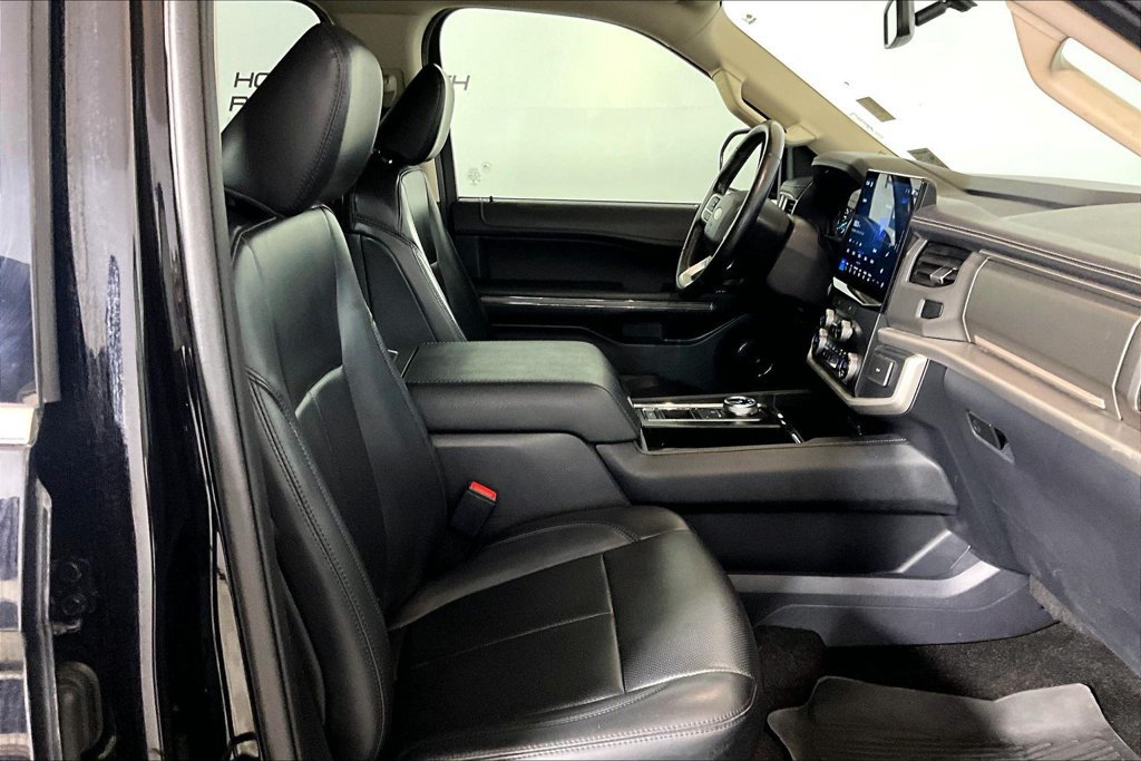 Certified 2022 Ford Expedition XLT RWD image 6