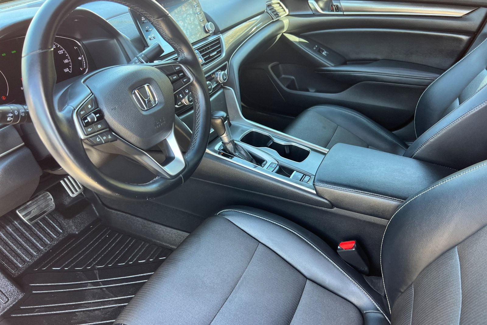 Used 2018 Honda Accord Sport image 11
