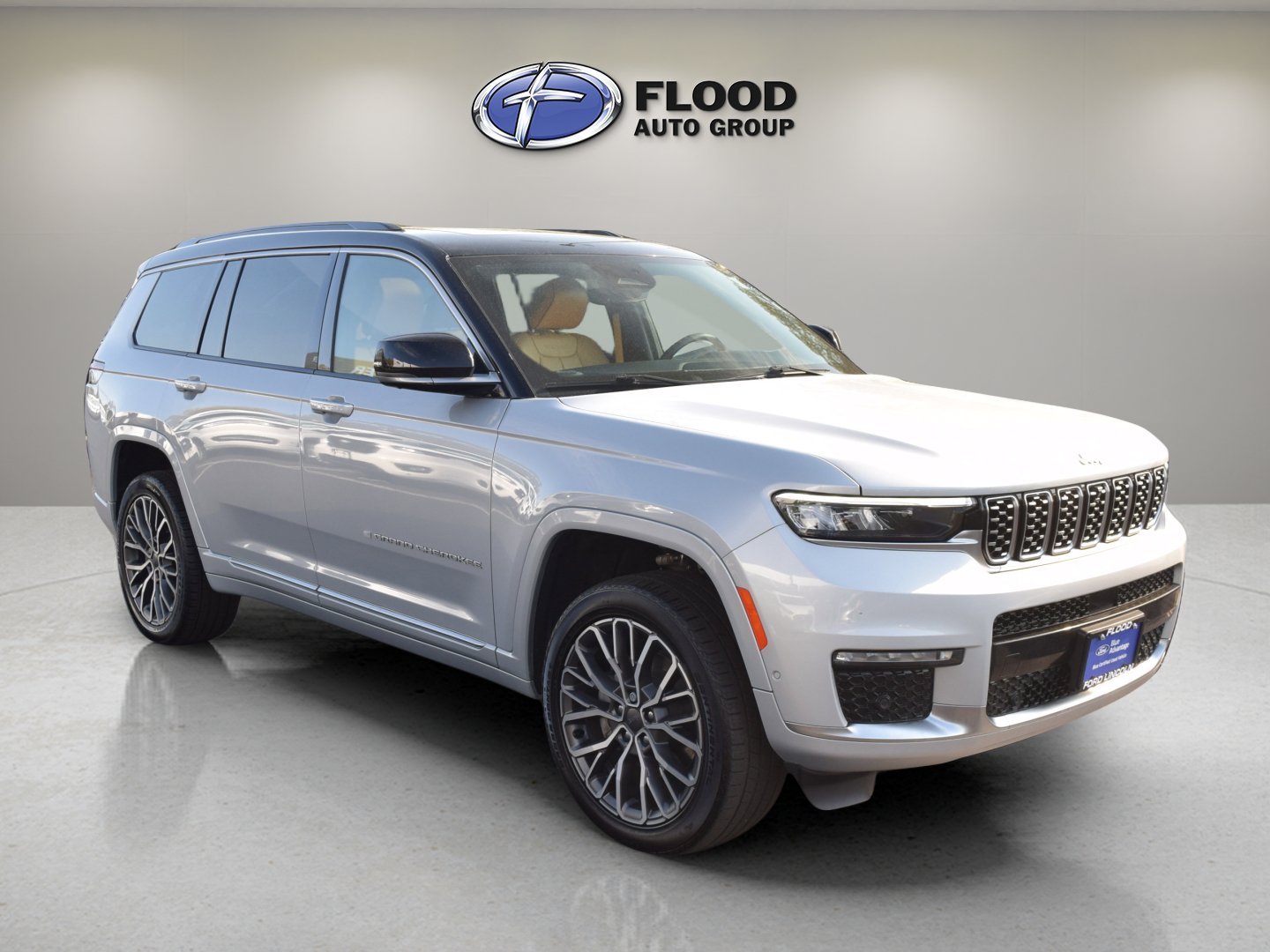 Used 2025 Jeep Grand Cherokee L Summit AWD/4WD image 1